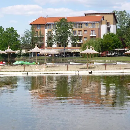 Corvus Aqua Hotel 4*