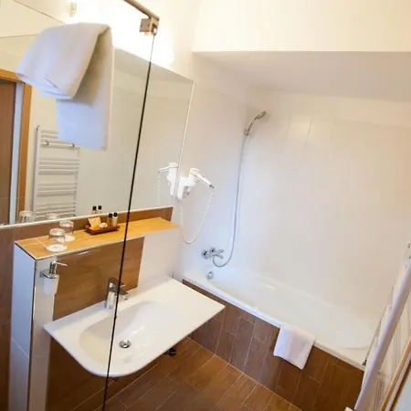 Corvus Aqua Hotel 3*