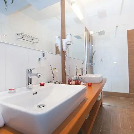 Hotel Corvus Aqua 3*
