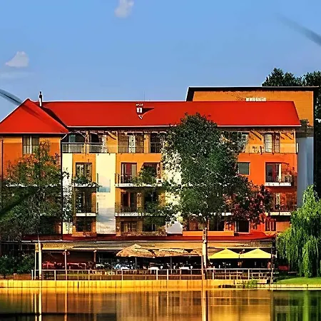 Hotel Corvus Aqua 3*