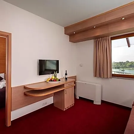 Corvus Aqua 3* Orosháza